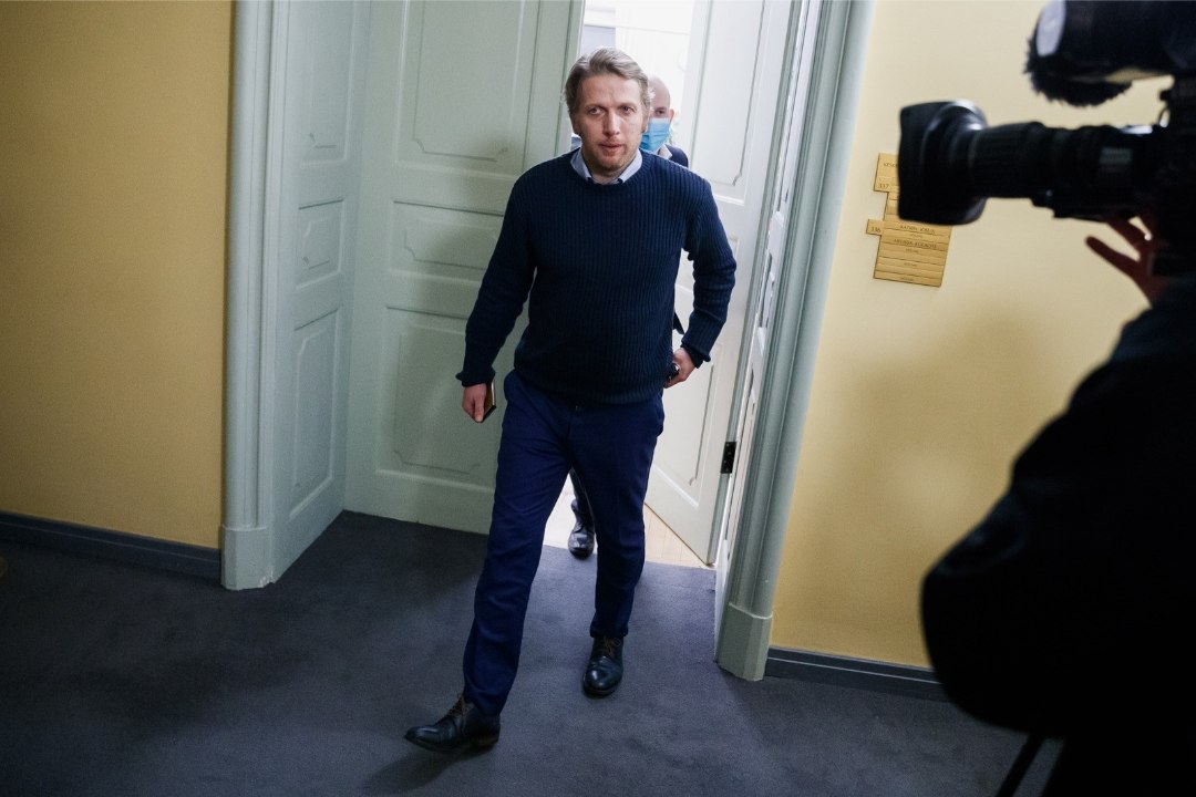Erakonnad toetavad seksuaalse enesemääratlemise eapiiri tõstmist. Aga kas see peaks olema 15 või 16 eluaastat?