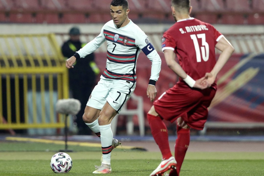 Serbia kaitsja Ronaldo lugemata jäetud väravast: aga pall ei läinudki ju üle joone