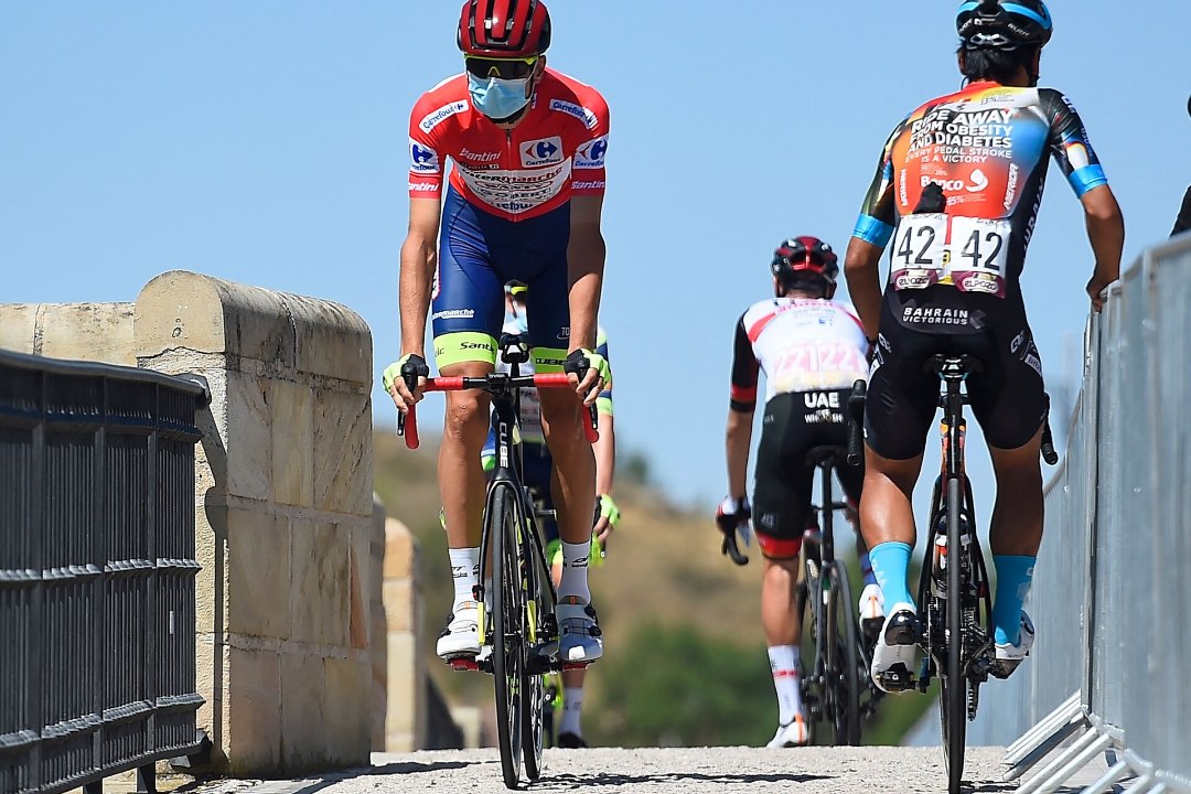 Taaramäe loovutas Vuelta eelviimasel etapil kaks kohta