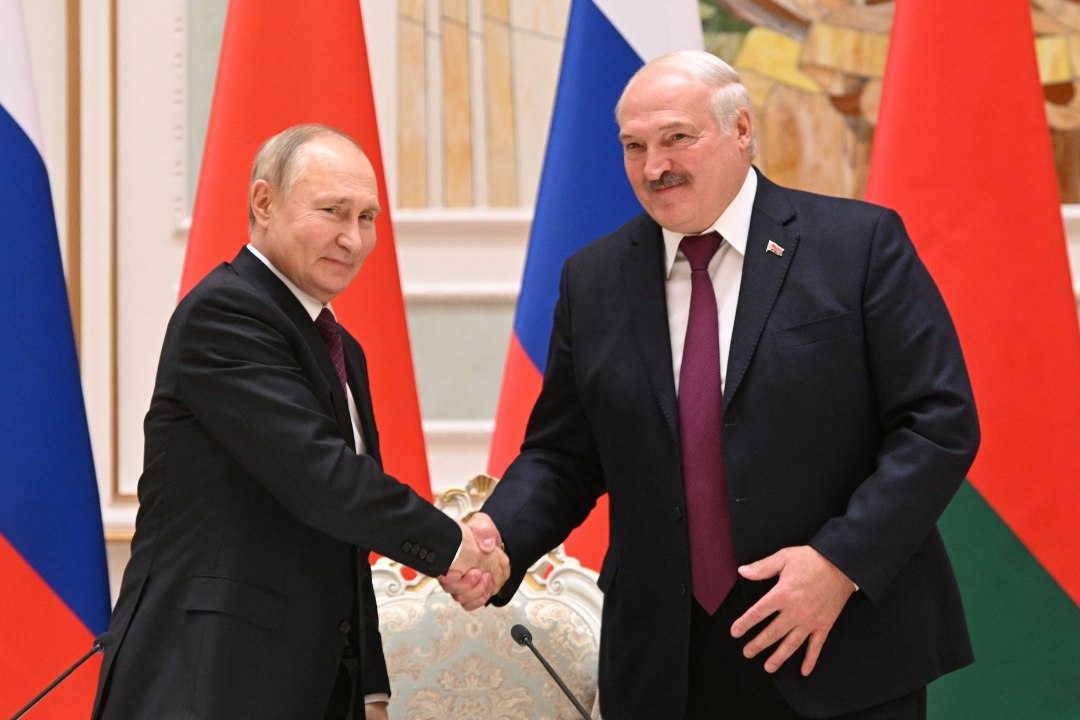 HÄID JÕULE?! Putin kingib Lukašenkale õhukaitset ja rakette, aga mida too talle vastu annab?