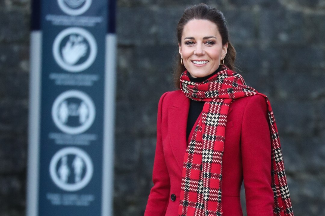 VISKA HALL MINEMA! Kate Middletoni lemmikvärv sobib hästi ära saatma külma veebruarikuud