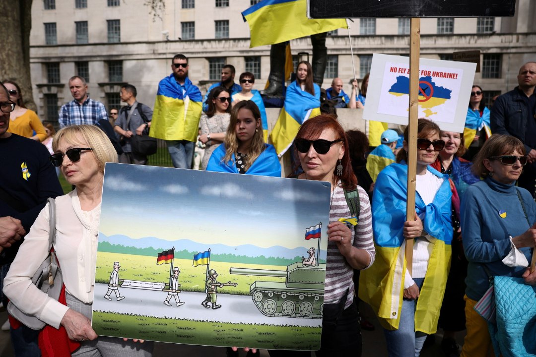 BÜROKRAATIA JA PERVERDID: Ukraina naiste üleelamised Inglismaal