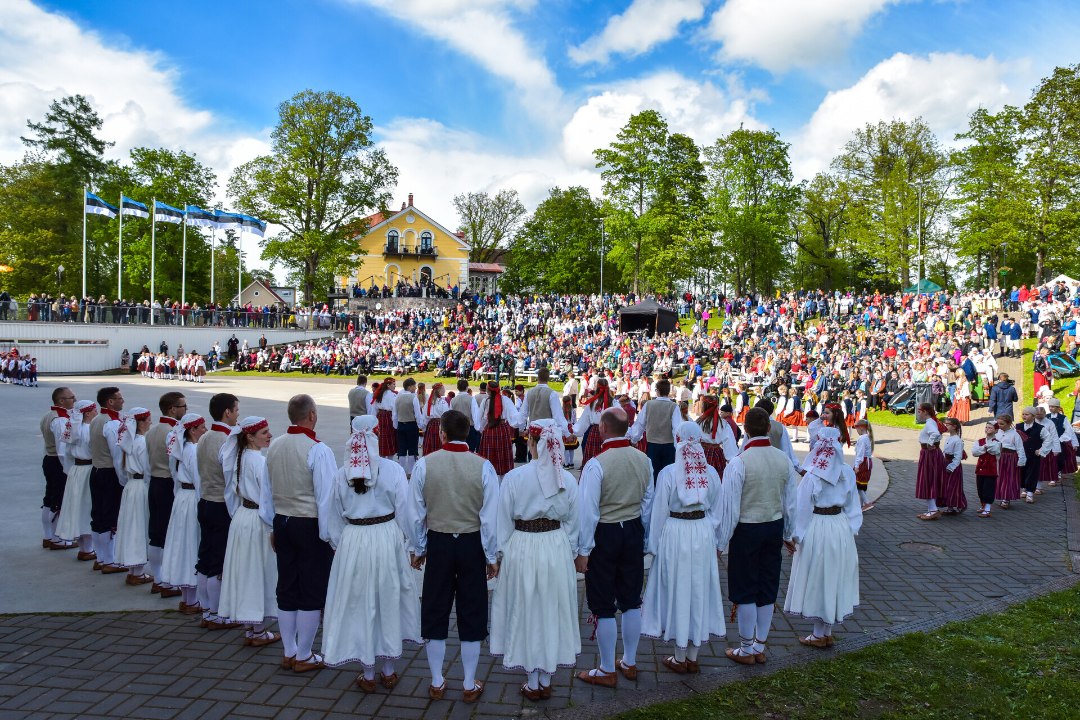 GALERII | Viljandimaal toimus pärast kolme aastat taas laulu- ja tantsupidu