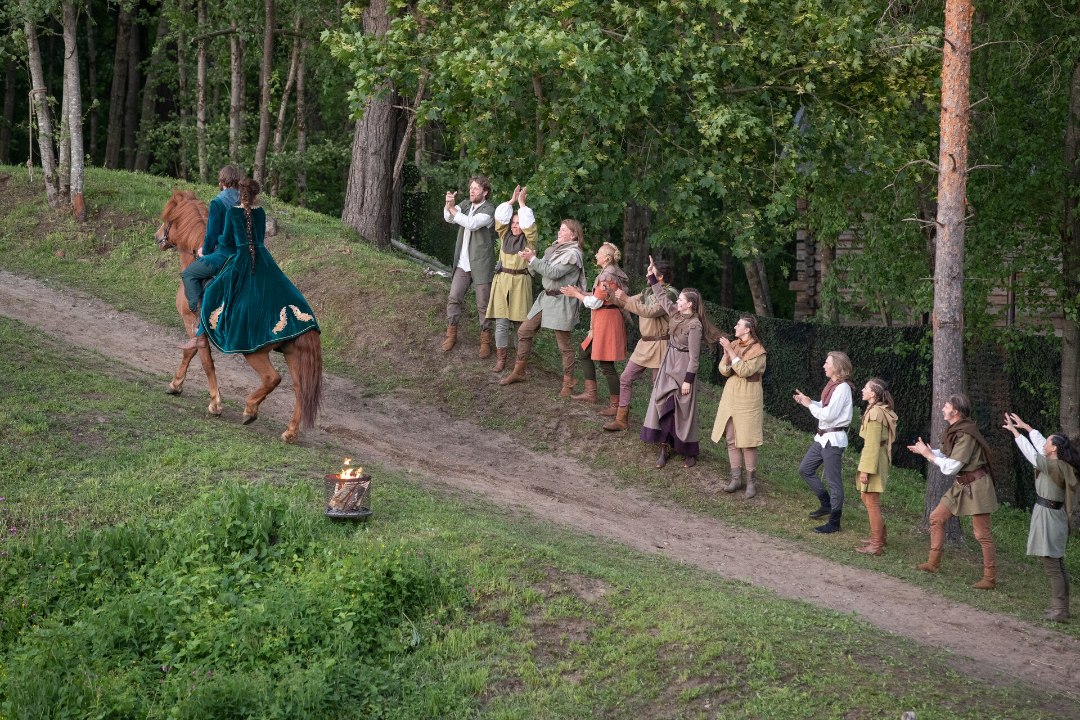 GALERII | „Robin Hood“ Lammasmäel: seksikalt krõbisevad hääled ja uljalt tärisevad mõõgad