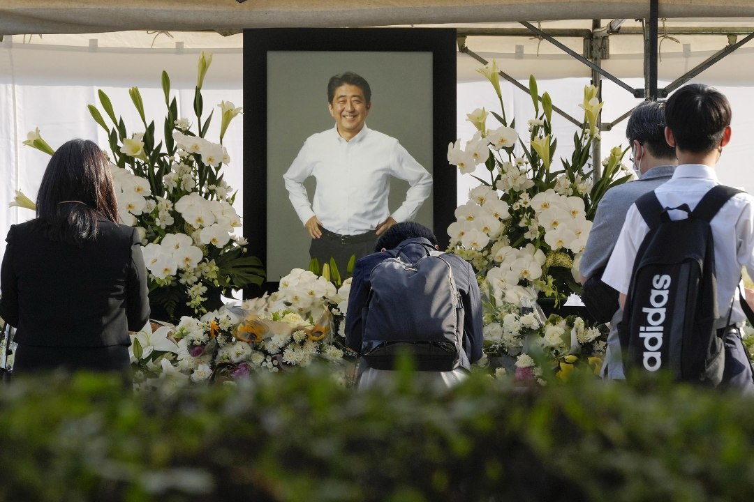 Shinzo Abe tapja tahtis oma emale kätte maksta