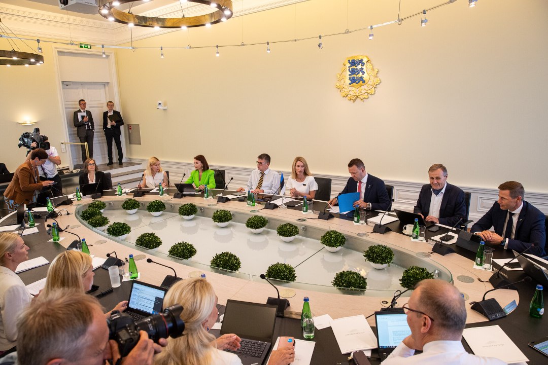 FOTOD | Uus valitsus pidas esimest istungit
