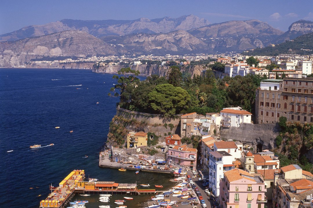 Itaalia kuurort trahvib poolpaljaid turiste