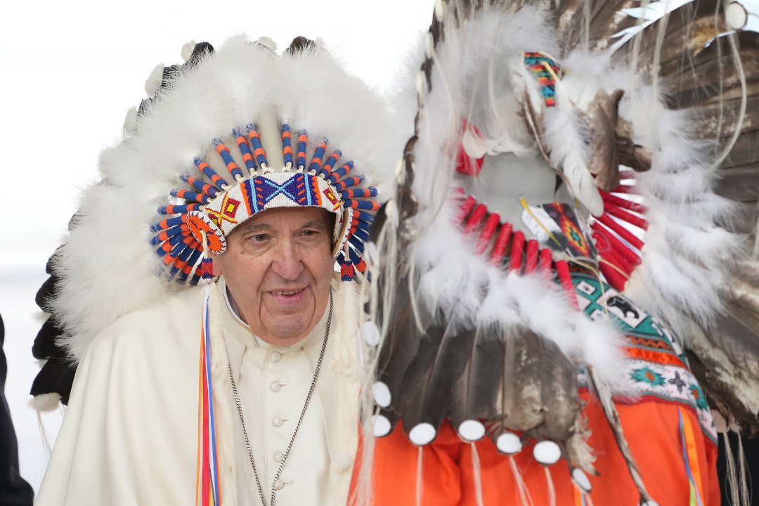 TUHANDED SURNUD LAPSED, PALUN ANDESTAGE! Paavst käis indiaani hõimude ees pattu kahetsemas
