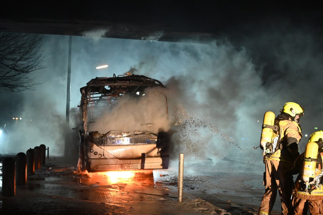 RÜNNAK PÄÄSTJATE VASTU: Berliini tuletõrjujaid ja politseinikke meelitati lõksu