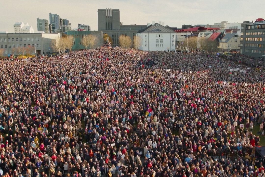 HIIGLASLIK MEELEAVALDUS: Islandi naised kogunesid võrdõiguslikkuse nimel pealinna tänavatele