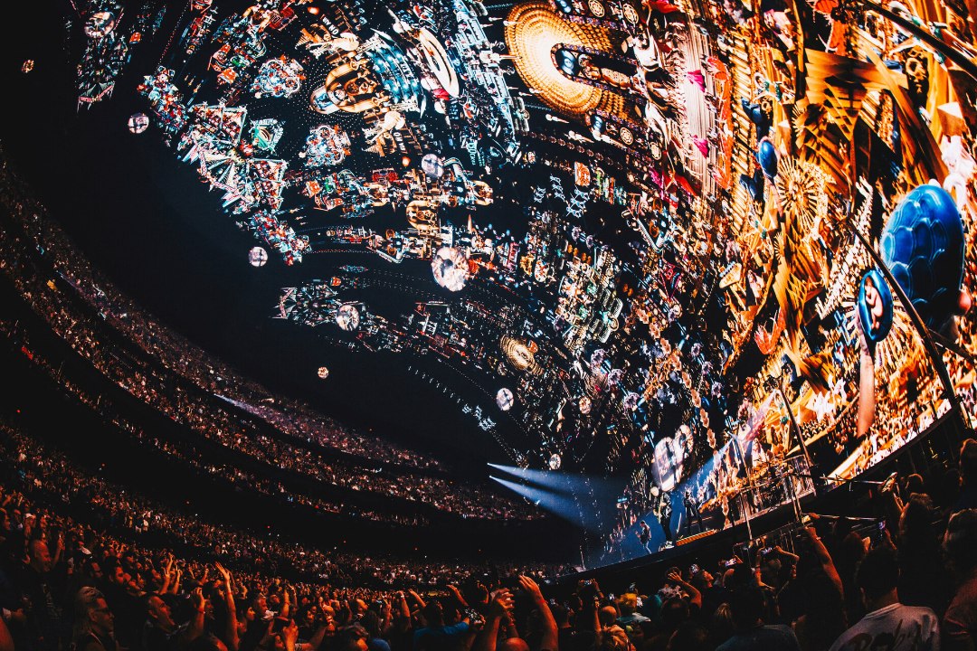 VIDEO | KERA KUI PLANEET! Iiri menubänd U2 avas uue hirmkalli Las Vegase kontserdisaali
