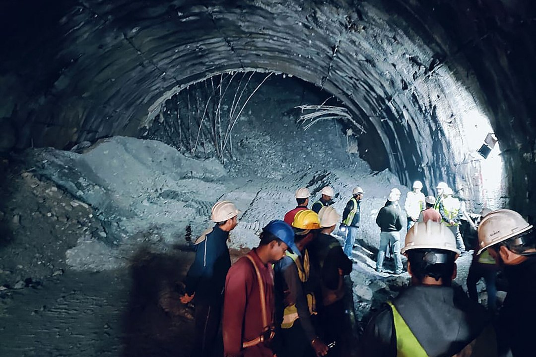 VÕITLUS AJAGA: maalihe jättis Indias 40 ehitustöölist tunnelisse lõksu