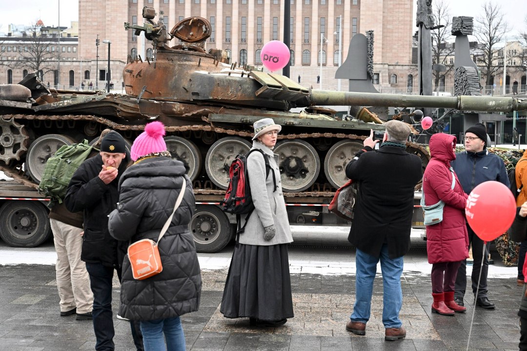 MIKS MEIE TANK TEIE PLATSIL SEISAB? Soome sai Moskvalt noomida