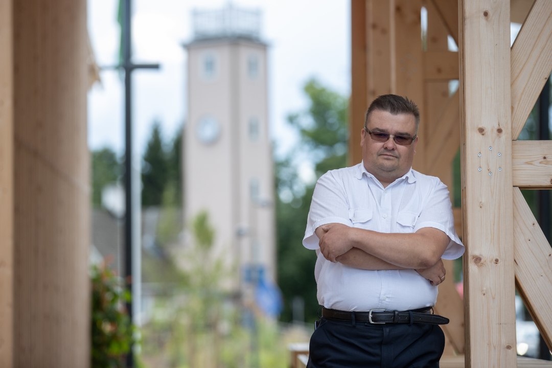 LAHENDUS KOOLIDELE? „Pensioniealised töötavad osakoormusega ja aitavad meid hädast välja.“