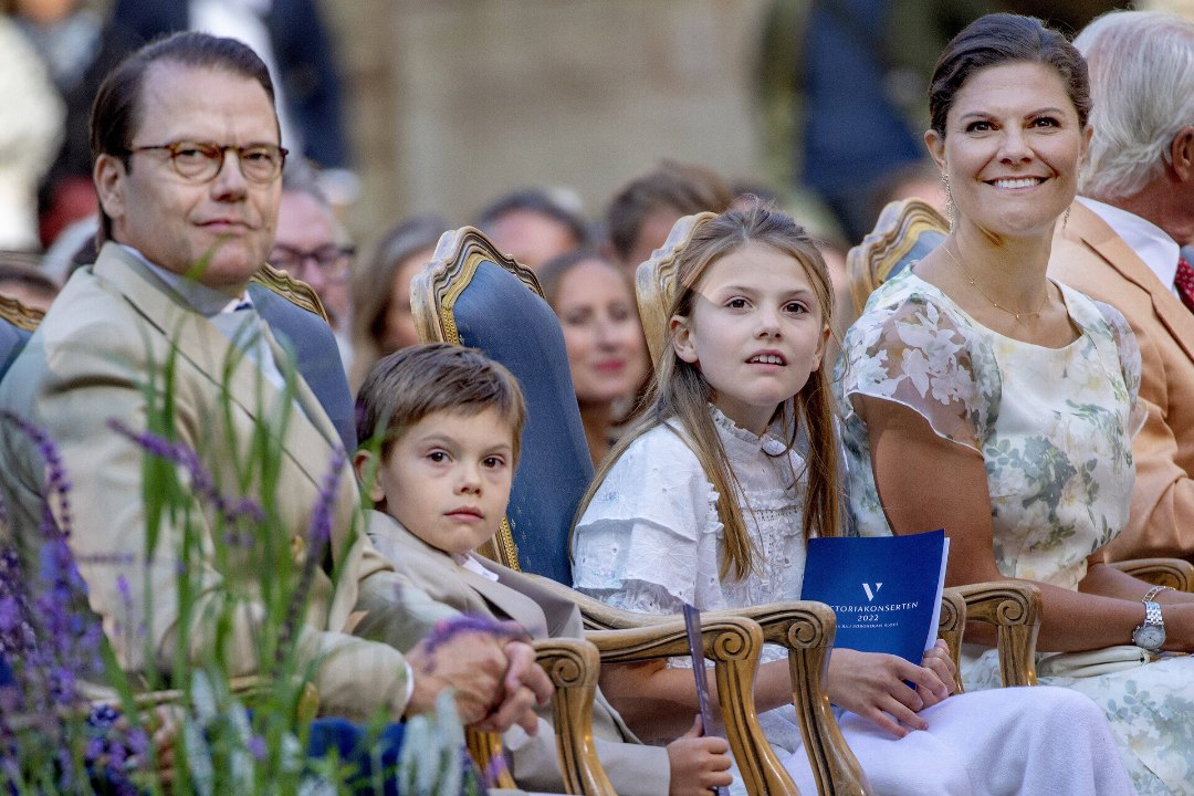 IMEARMAS FOTO: printsess Victoria lapsed tähistavad luutsinapäeva