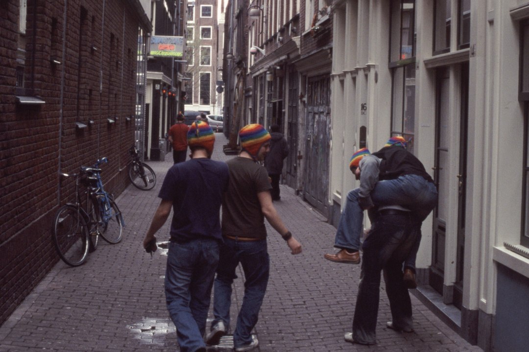 EI BRITI „TÄKKUDELE“! Amsterdamil on lällavatest turistidest kõrini