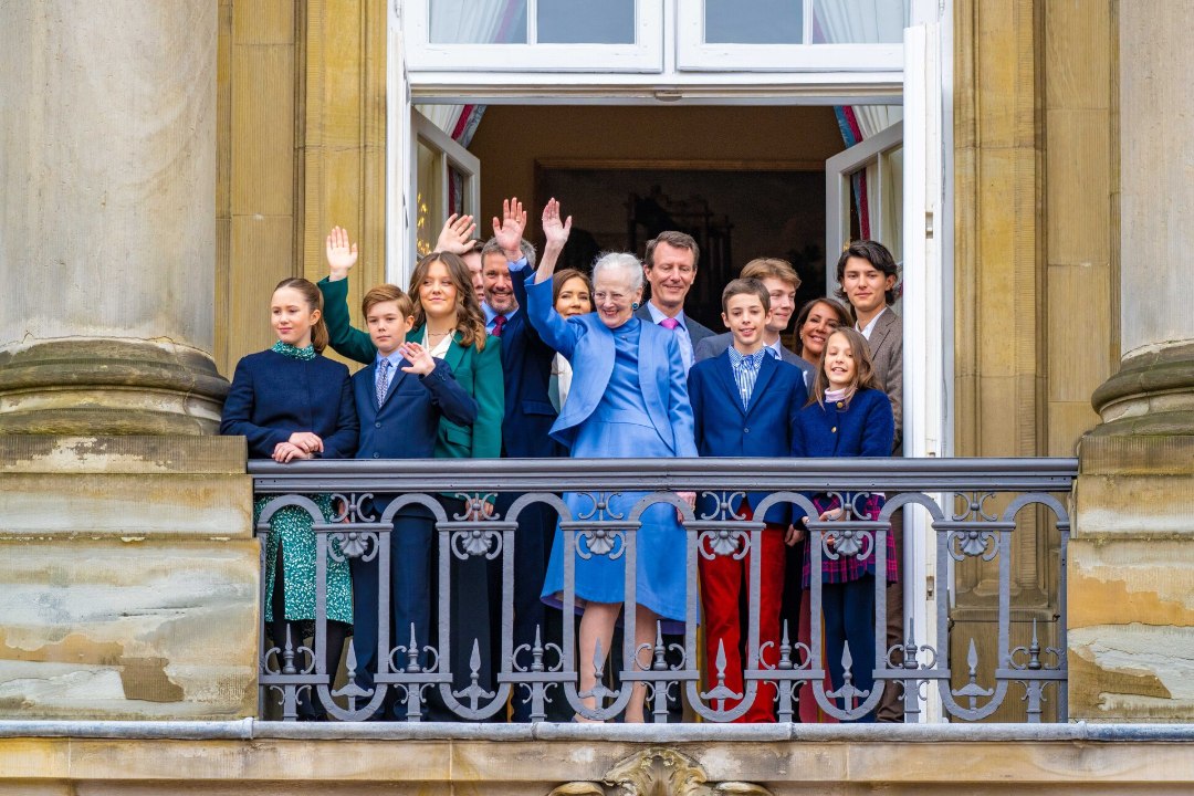 PERETÜLI ON MINEVIK: Margrethe II poseeris koos tiitlist ilma jäänud lapselastega