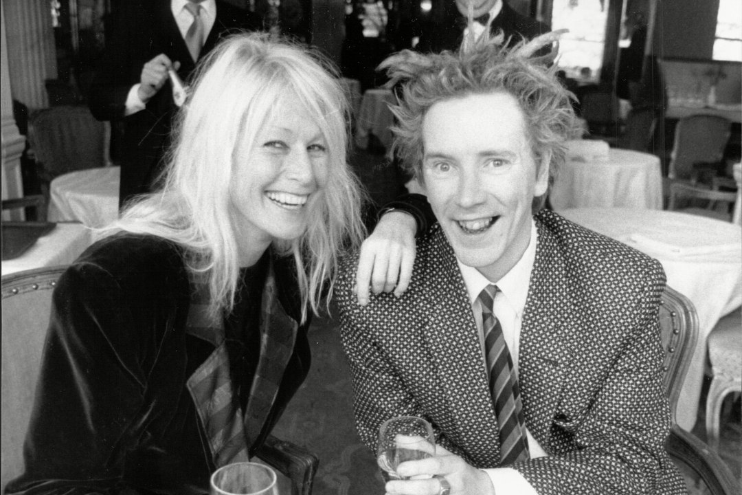 Sex Pistolsi legendi John Lydoni naine suri Alzheimeri tõppe
