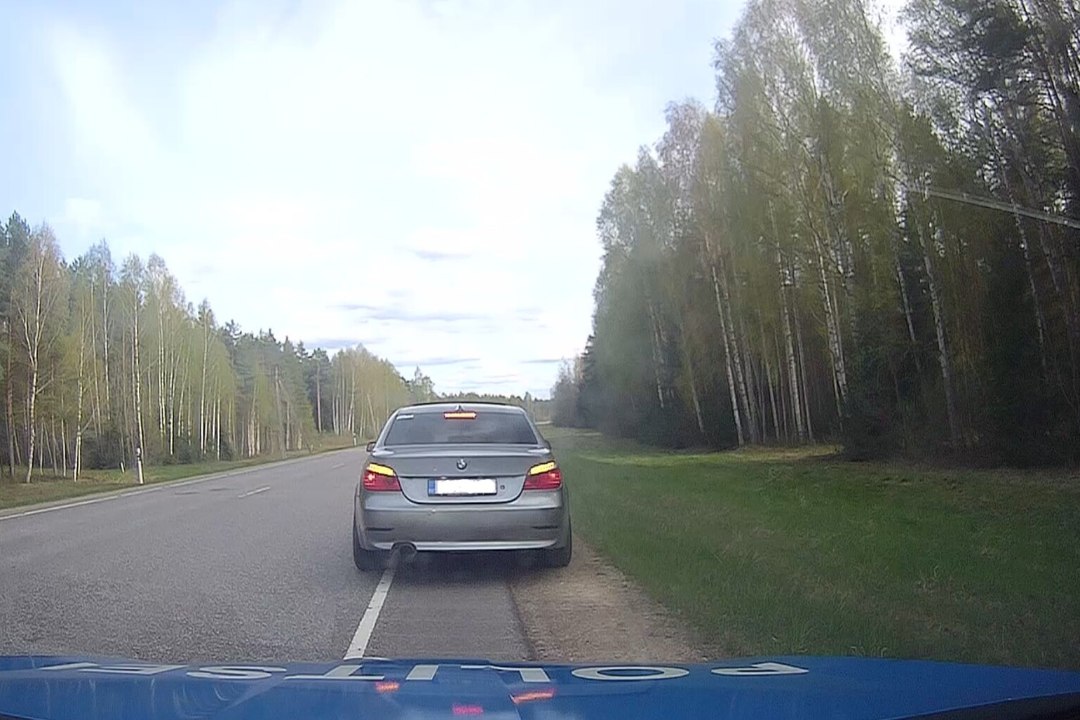 Politsei tabas bemmimehe, kes „kuivatas“ oma autot 171 kilomeetrit tunnis