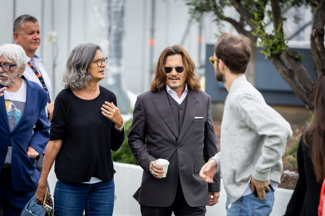 ÕL CANNES'IS | GALERII | JOHNNY DEPP PEAOSAS! Festivalil esitleti draamafilmi, kus kasutatakse oma intelligentsust ja atraktiivsust sotsiaalsel redelil ronimiseks