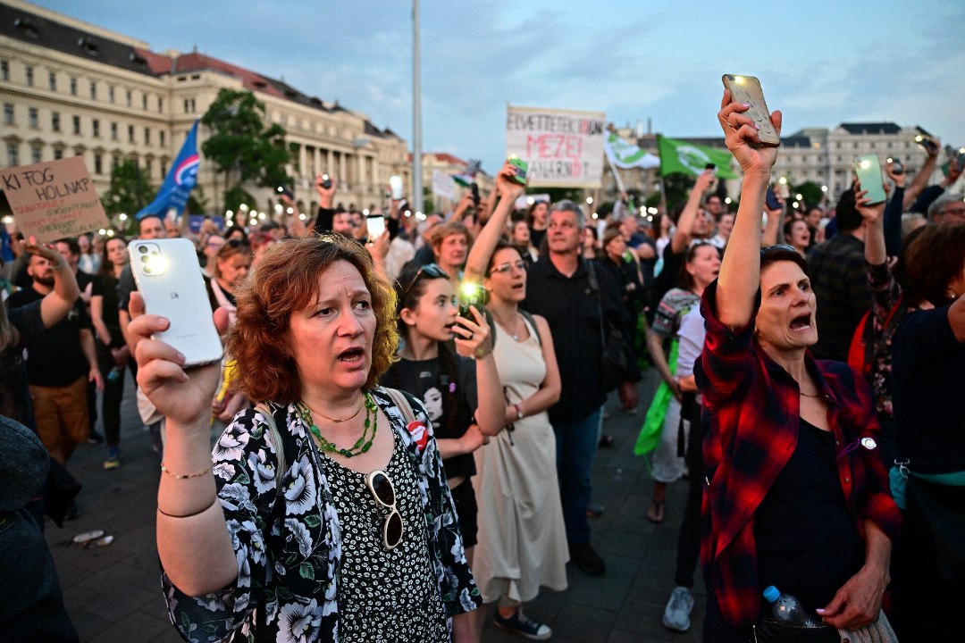 KÄTTEMAKSUSEADUS: Ungari parlamendi otsus viib ilmselt tuhandete õpetajate lahkumiseni