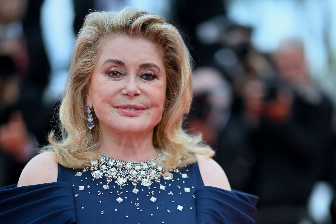 ÕPI TÕELISELT STAARILT! Prantsusmaa filmiajaloo suurkuju Catherine Deneuve: „Ma ei lahku iial kodust huulepulga, kulmupliiatsi ja juuksepalsamita.“