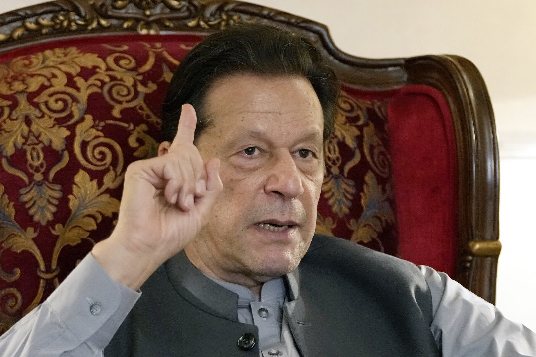 TOPELT EI KÄRISE: Pakistani endisele peaministrile mõisteti kahe päeva jooksul kaks pikka vanglakaristust