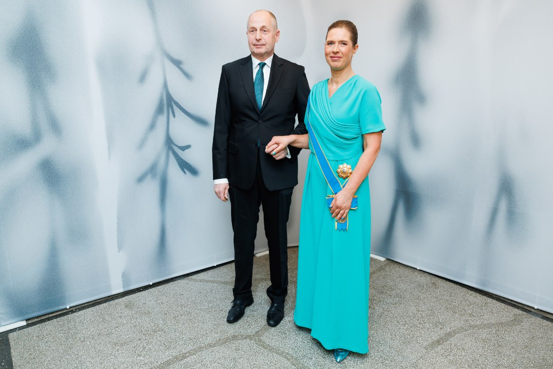 MOODNE SUHTUMINE! Kaljulaidi presidendi vastuvõtu pükskostüümi autor Anu Lensment: „See on eestlase värv ja sobib paljudele.“ 
