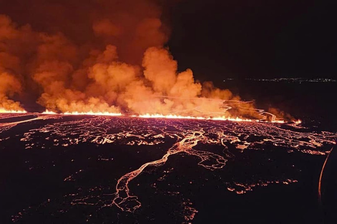 VIDEOD | Islandi lõunaosas toimus taas võimas vulkaanipurse
