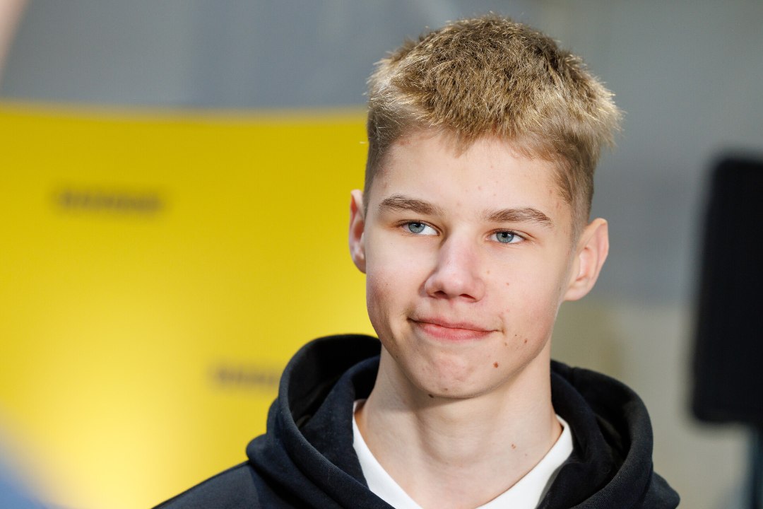 16aastane Eesti suusahüppaja pürgib maailma tippu. „Ta on viisakas ja tore inimene, kes tahab kogu aeg paremaks saada ja on nõus selleks väga palju panustama.“