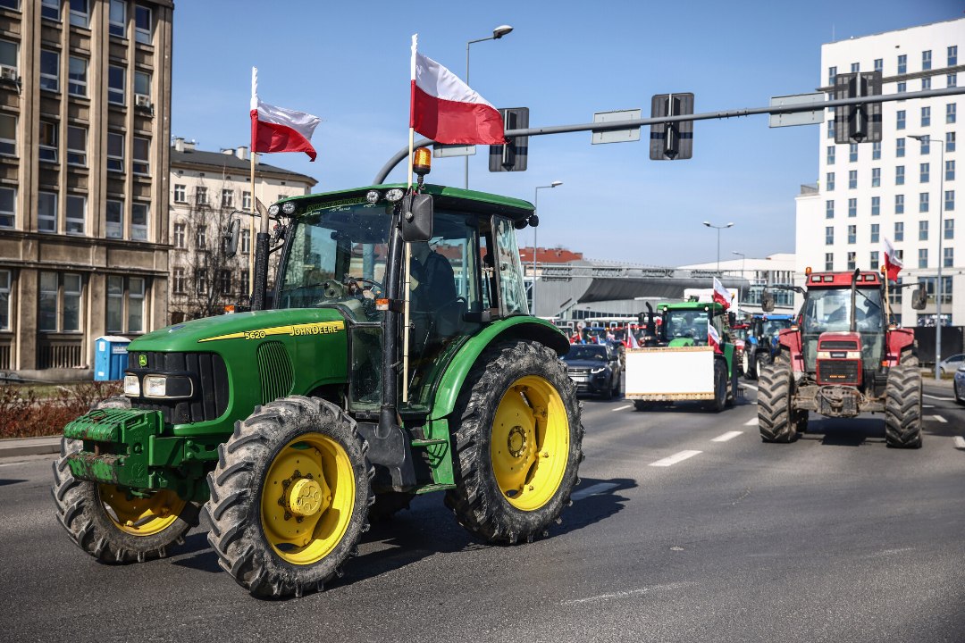 „SEE ON ÕRN LOOTUSEKIIR.“ Poola põllumehed jõudsid pärast hiiglaslikku protesti esialgse kokkuleppeni
