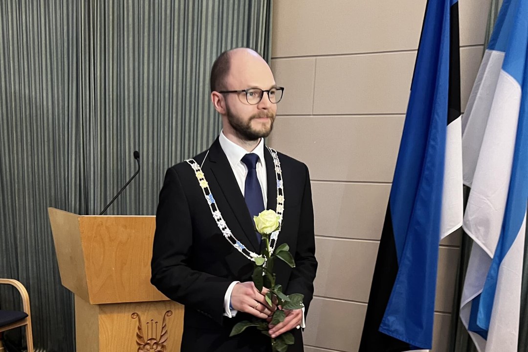 Viljandi volikogu valis uueks nooreks linnapeaks Johan-Kristjan Konovalovi