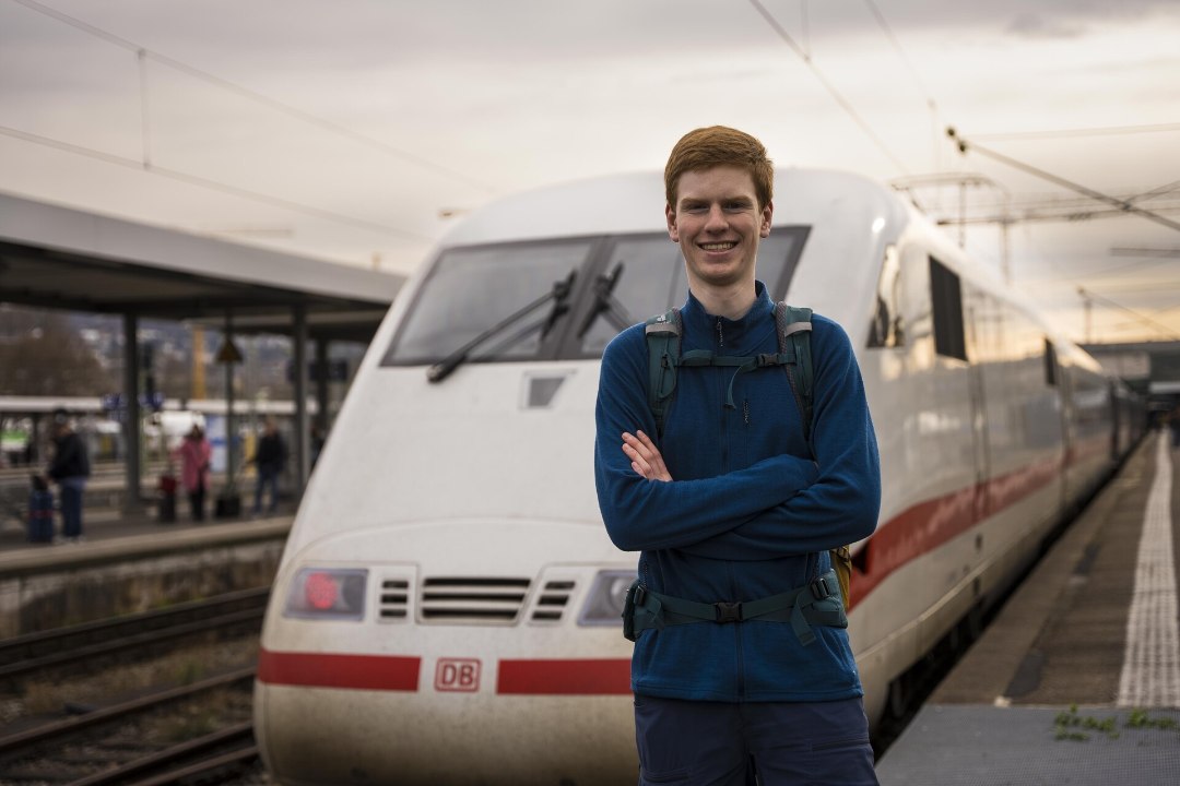 Programmeerijana töötav Saksa teismeline on poolteist aastat elanud rongides: „Pean igal õhtul öörongile jõudma!“