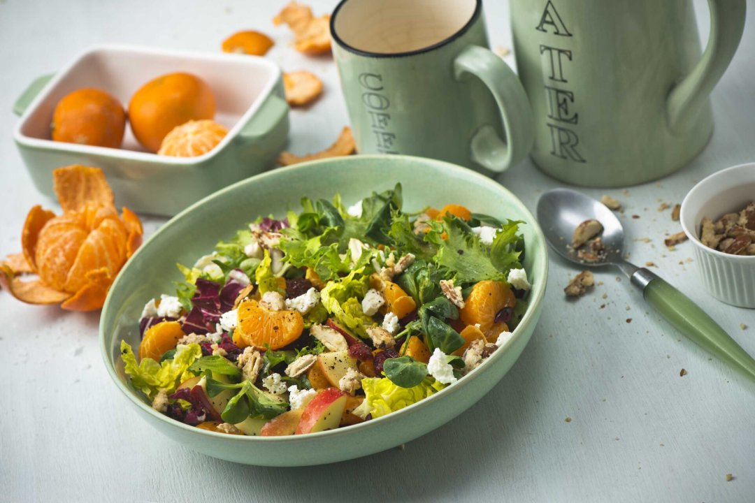 PISUT SOOLAKAS, VEIDI MAGUS | Värske salat puuviljade ja feta juustuga