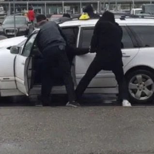 VIDEO | „Pealtnägija”: Politsei võttis jõuga kinni Tallinna nn taksomaffia kümmekond liiget