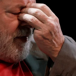 Brasiilia ekspresident Lula da Silva peab hakkama kandma vanglakaristust 