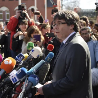 FOTOD | Puigdemont pääses arestimajast