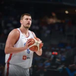 Serbia superstaari leivaisa tuli mänguks Eestiga talle Riiga kaasa elama. Miks küll?