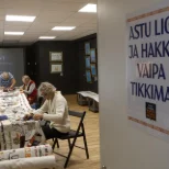 GALERII | NOBEDAD NÄPUD! Eesti raamatu 500. sünnipäeva auks tikitakse uhke piltvaip