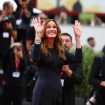 KAUAOODATUD HETK: Julia Roberts astus esmakordselt elus Veneetsia festivali punavaibale!