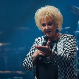 FOTOUUDIS | „ON SEE ÜLDSE TEMA?“ Anne Veski näitas end ilma signatuursoenguta