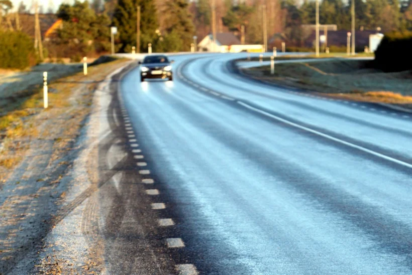 Põlvamaal sattus libeduse tõttu liiklusõnnetusse korraga viis autot