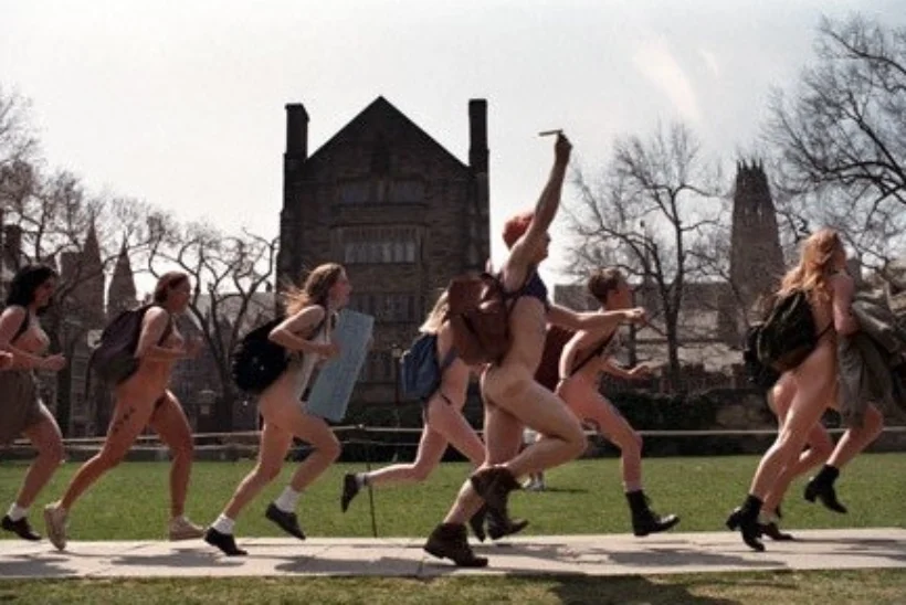 OH SA POISS! Porgandpaljad Cambridge’i sportlased poseerisid heategevuse nimel