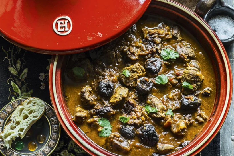 Lambalihast hautis mustade ploomide ja aprikoosidega (tagine)