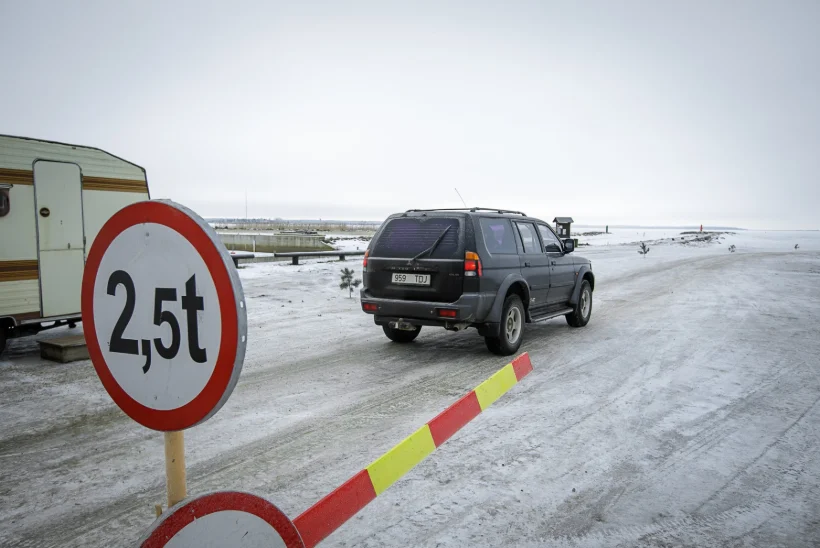 GALERII JA VIDEO | Haapsalu ja Noarootsi vahet saab tänasest sõita jääd mööda
