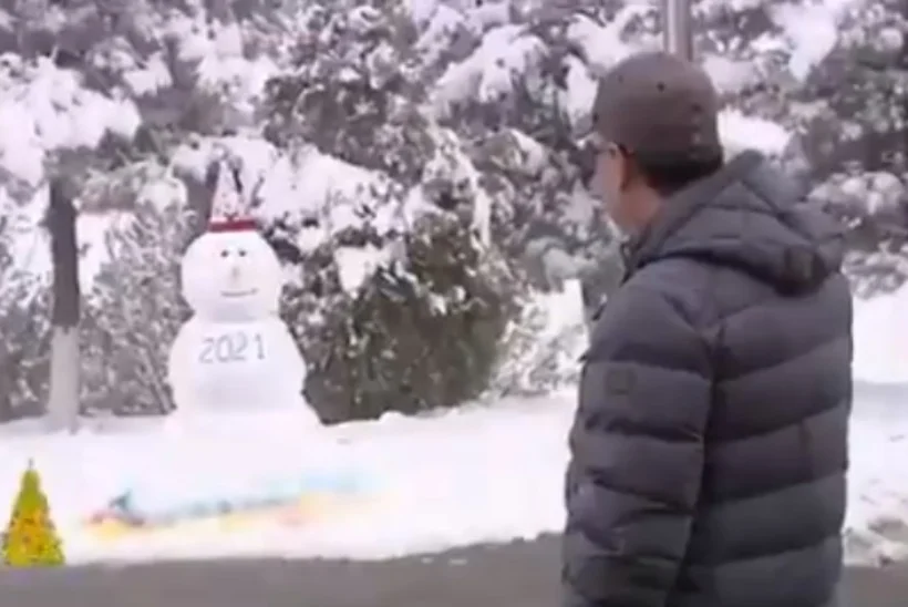 VIDEO | Rahvas aplodeerib tulihingeliselt Türkmenistani diktaatori püstitatud lumememmele