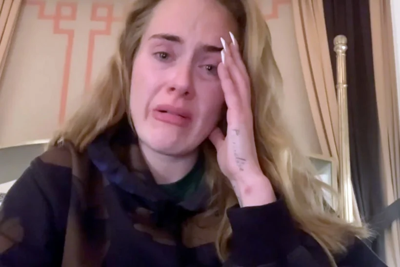 KÕLAKAD: Adele’i kontserdisari lükkus edasi tema diivatsemise pärast!