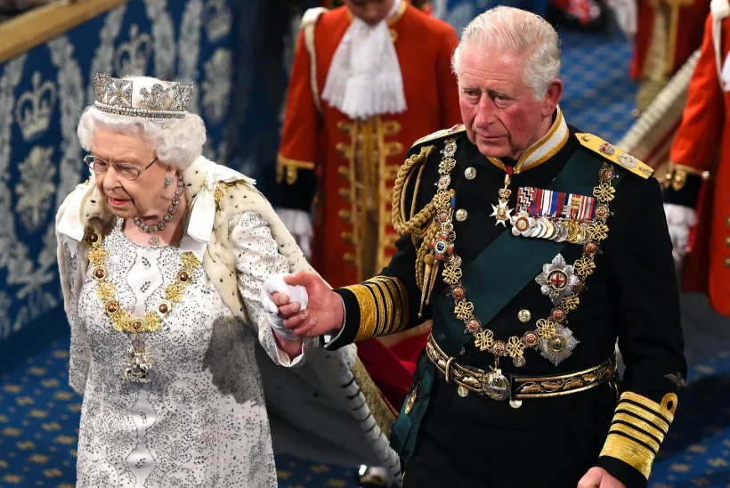 Charles III kroonitakse pojapoeg Archie 4. sünnipäeval