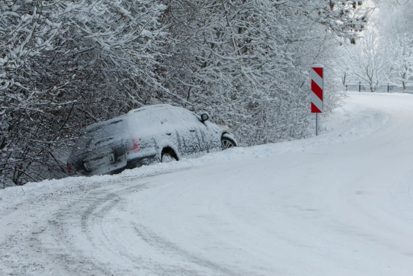 Lääne-Virumaal leiti kraavist tühi sõiduauto