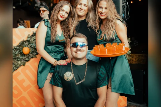 HIIGLASLIK GALERII: Jägermeister Orange korraldas D3-s tõeliselt tulise peo